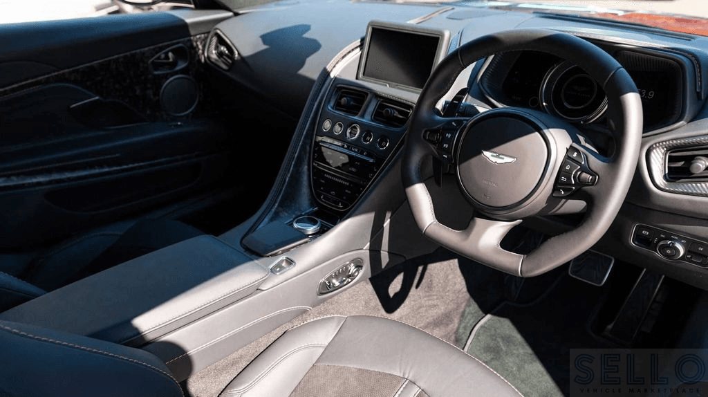 Aston Martin DB11 2024 - Photo 2