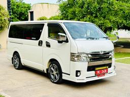 Toyota Hiace 2018 - Photo 2