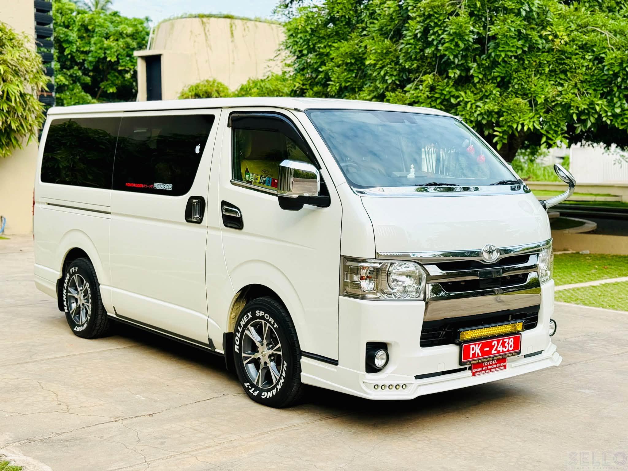Toyota Hiace 2018 - Photo 2