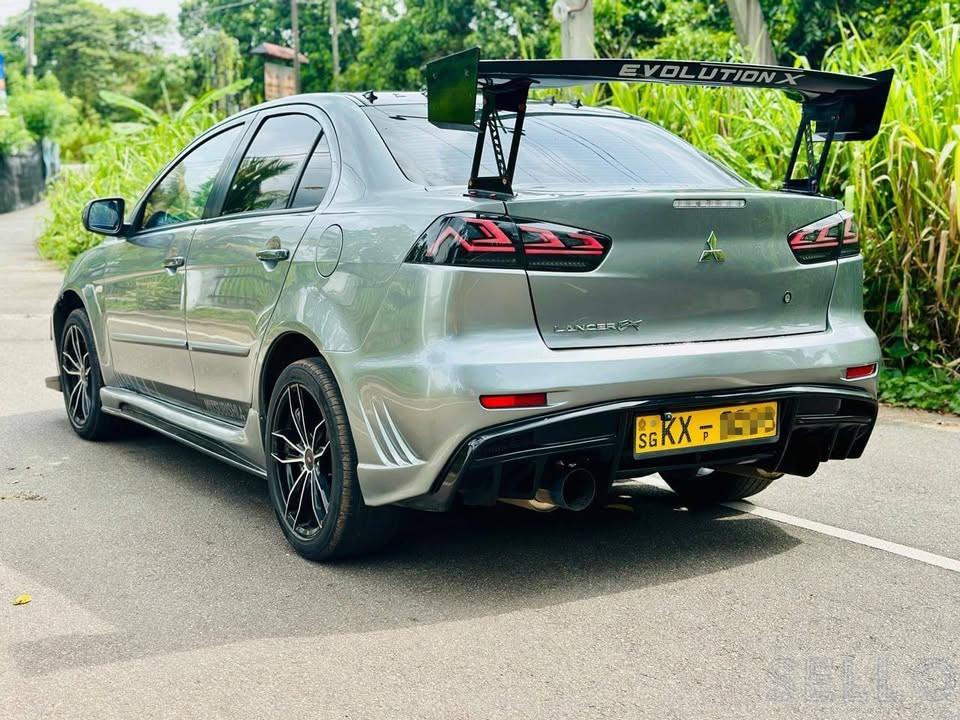 Mitsubishi Lancer 2014 - Photo 2