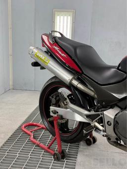 Honda Hornet 2006 - Photo 2