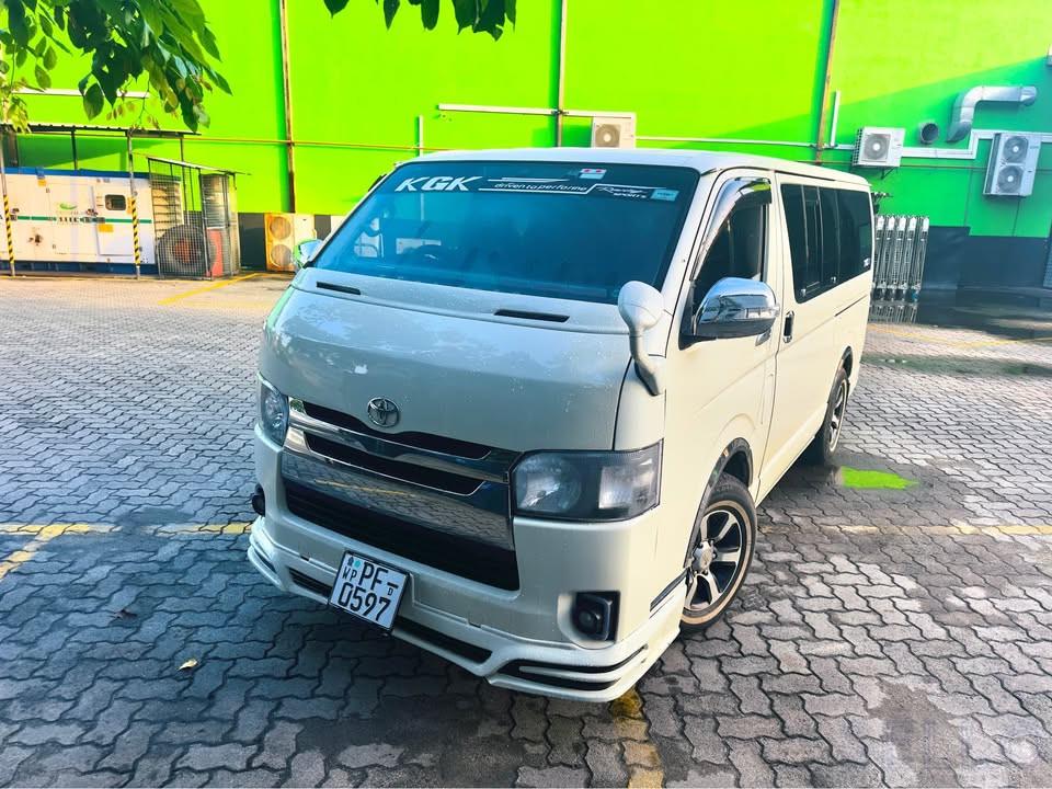 Toyota Hiace 2013 - Photo 3