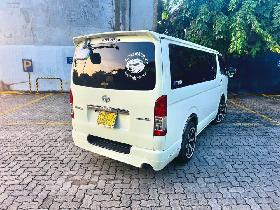 Toyota Hiace 2013 - Photo 4
