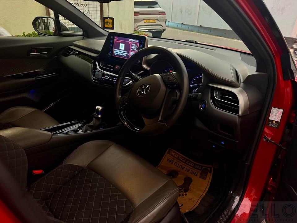 Toyota C-HR 2020 - Photo 8