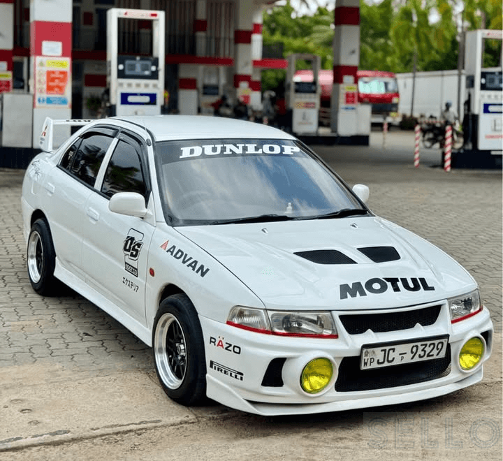 Mitsubishi Lancer 1999