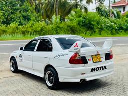 Mitsubishi Lancer 1999 - Photo 4