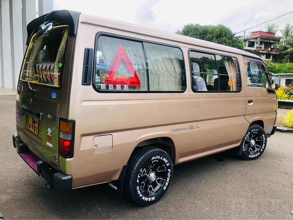 Nissan Caravan 1990 - Photo 7