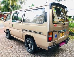 Nissan Caravan 1990 - Photo 10