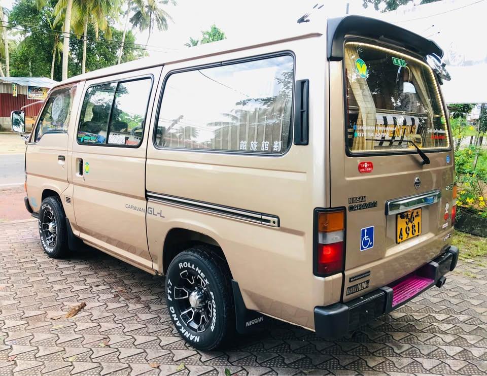 Nissan Caravan 1990 - Photo 10