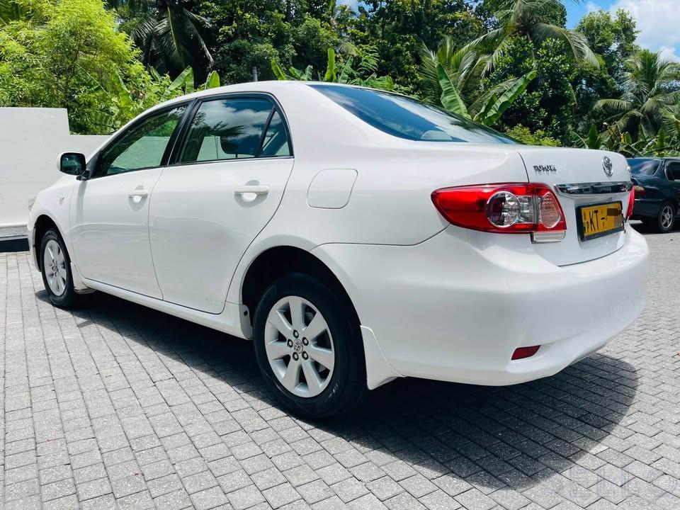 Toyota Corolla 2012 - Photo 2