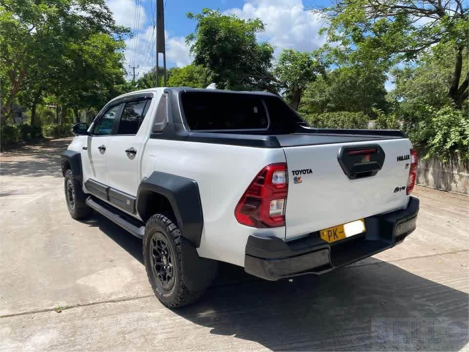 Toyota Hilux 2024 - Photo 4