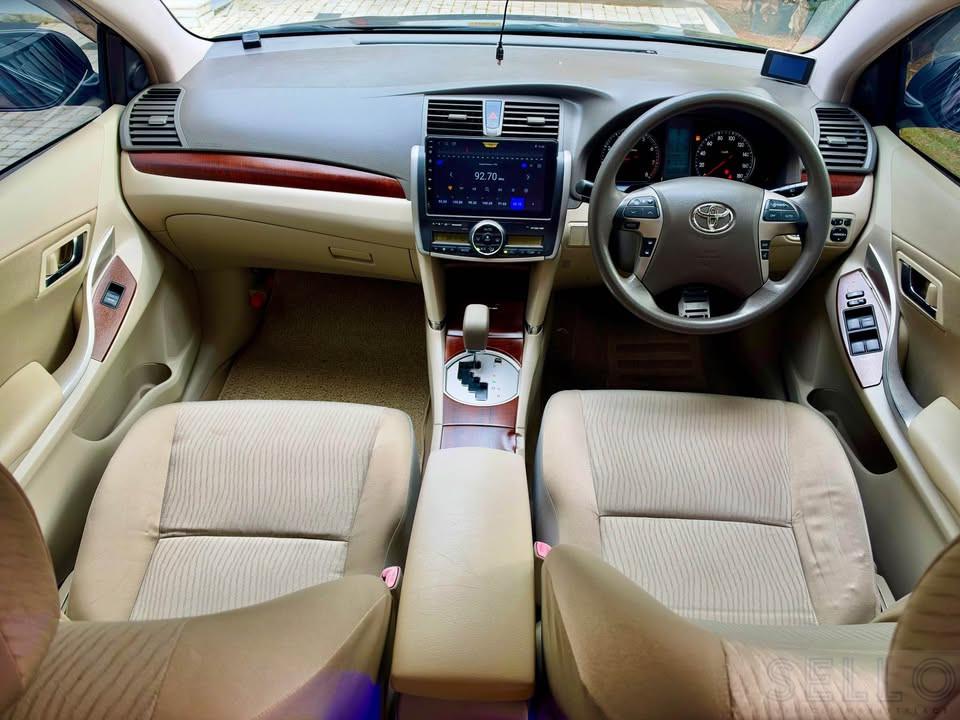 Toyota Premio 2011 - Photo 6