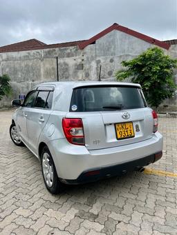 Toyota Ist 2008 - Photo 5