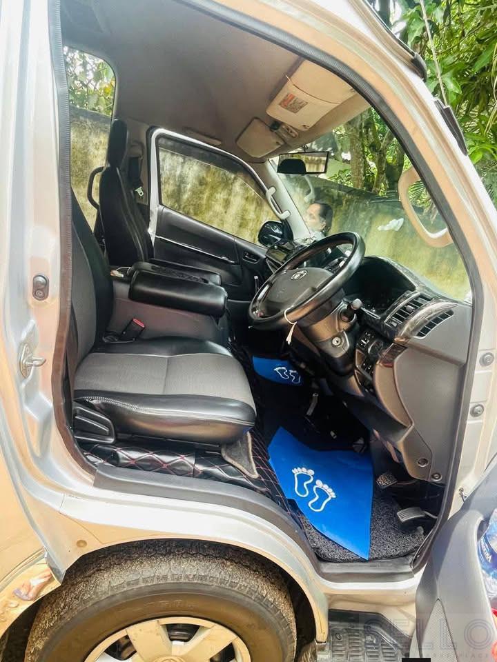 Toyota Hiace 2016 - Photo 2