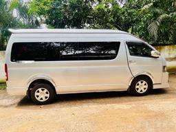 Toyota Hiace 2016 - Photo 4