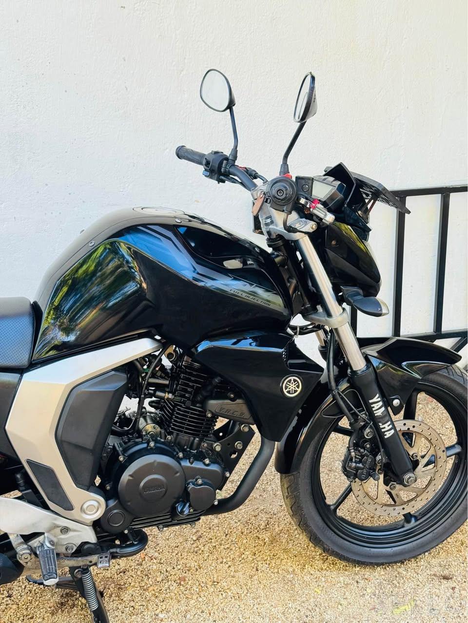 Yamaha FZ 2017 - Photo 2