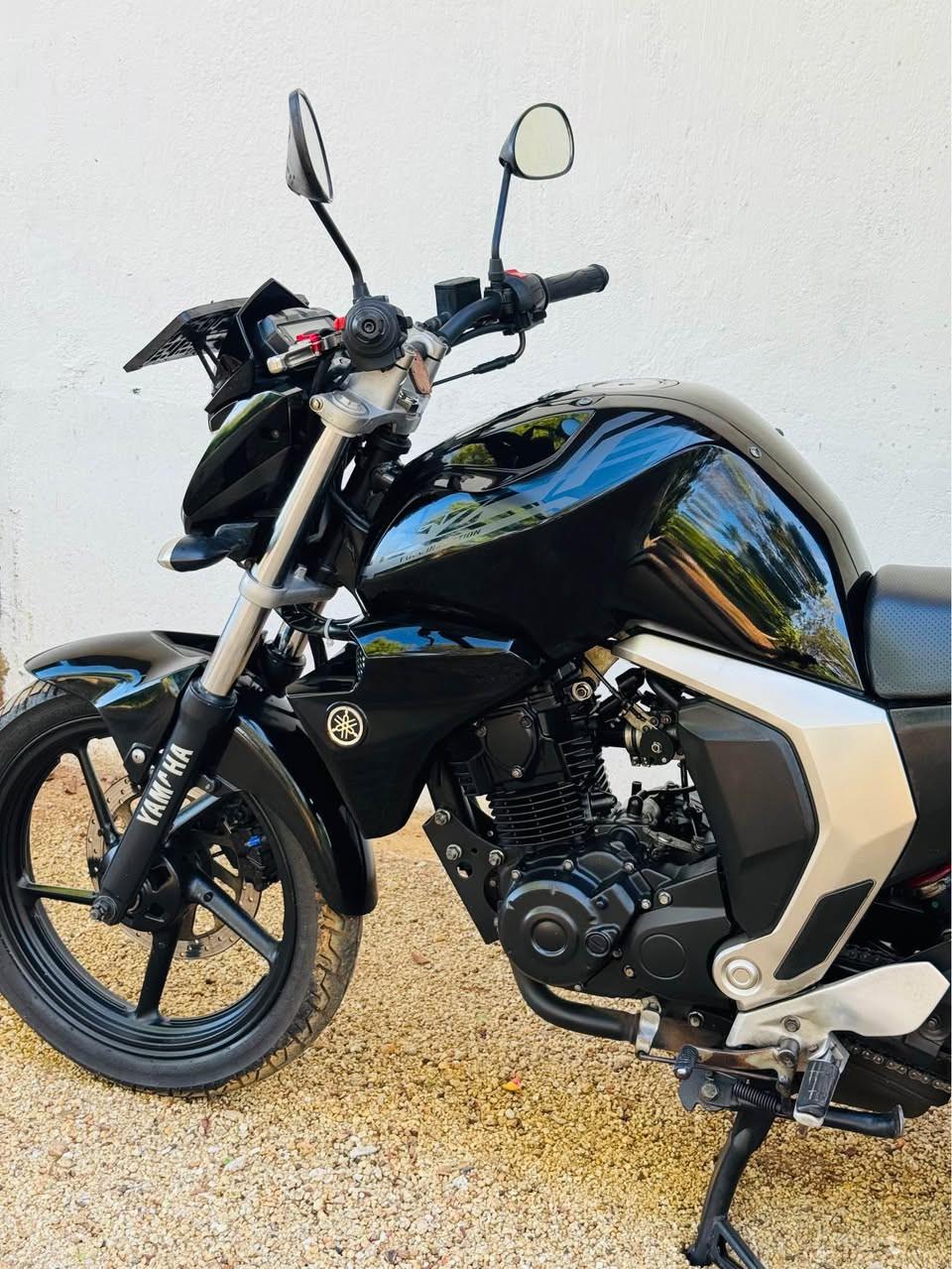 Yamaha FZ 2017 - Photo 4