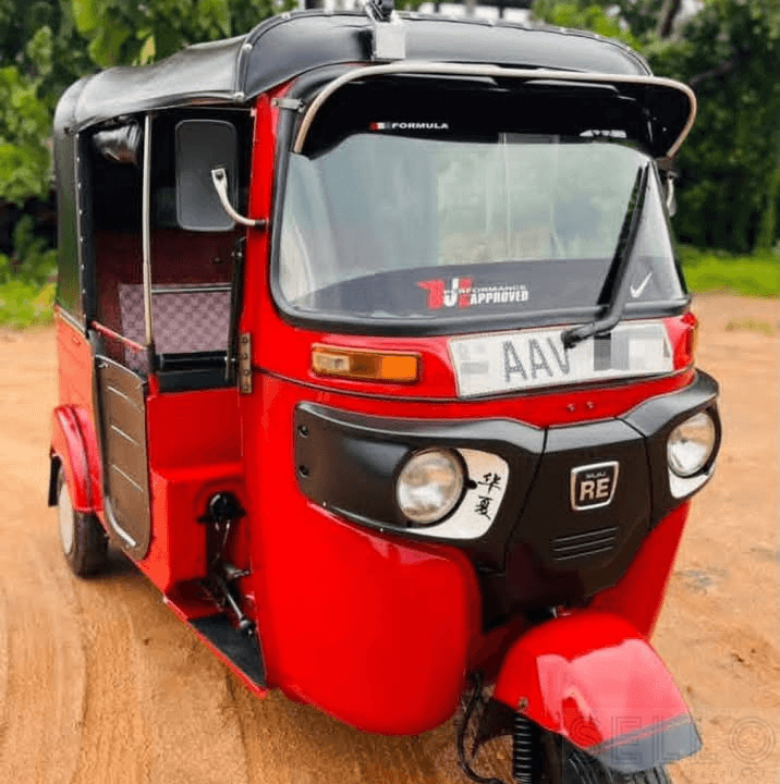 Bajaj RE 2015