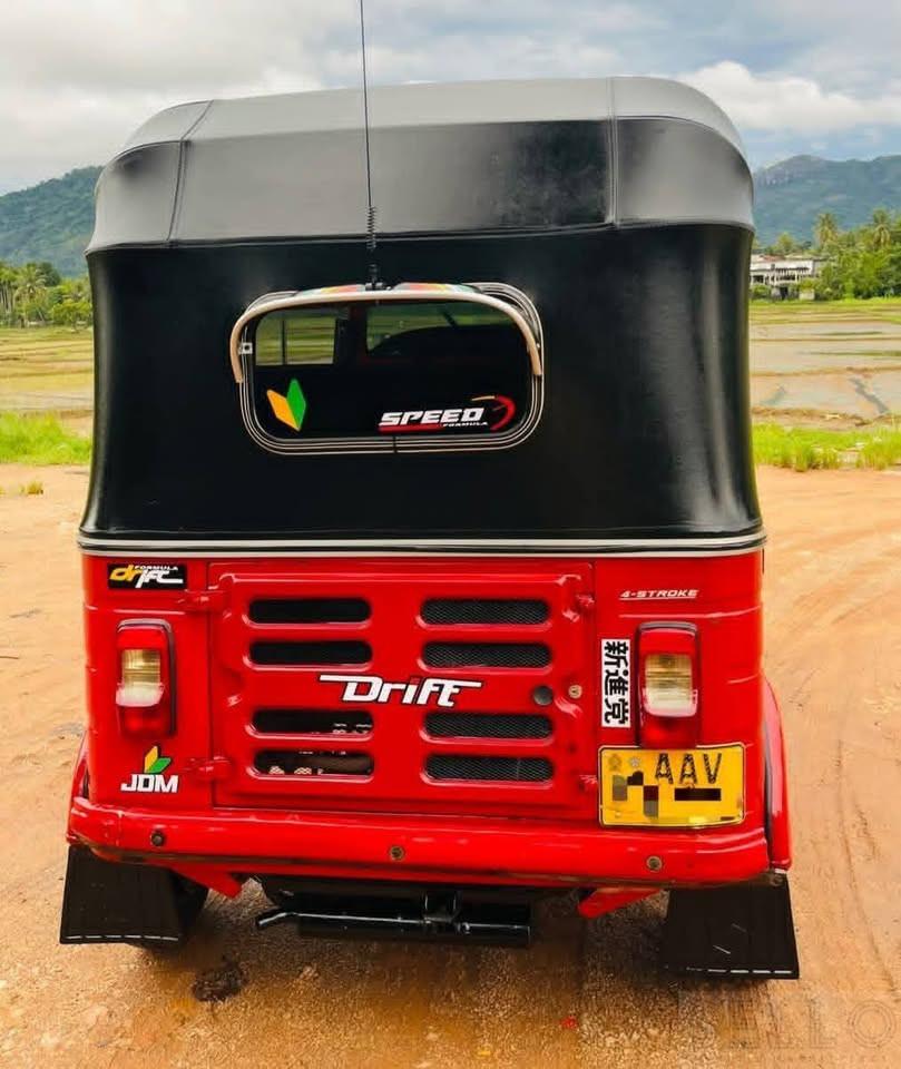 Bajaj RE 2015 - Photo 2