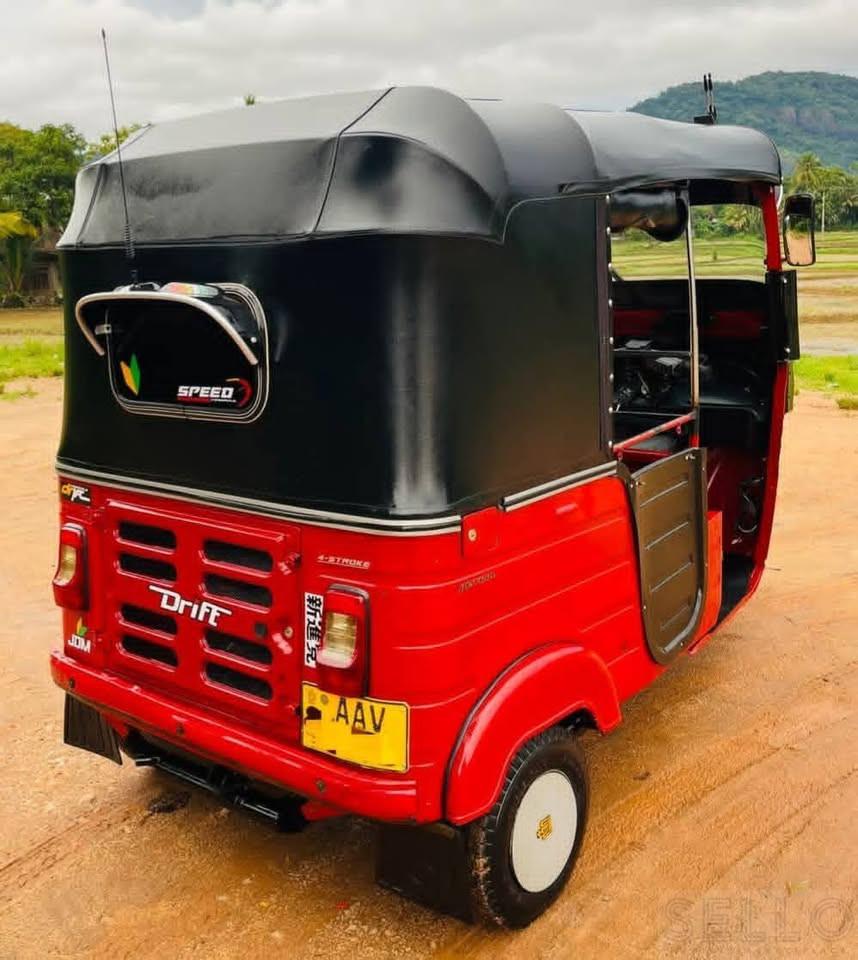 Bajaj RE 2015 - Photo 6