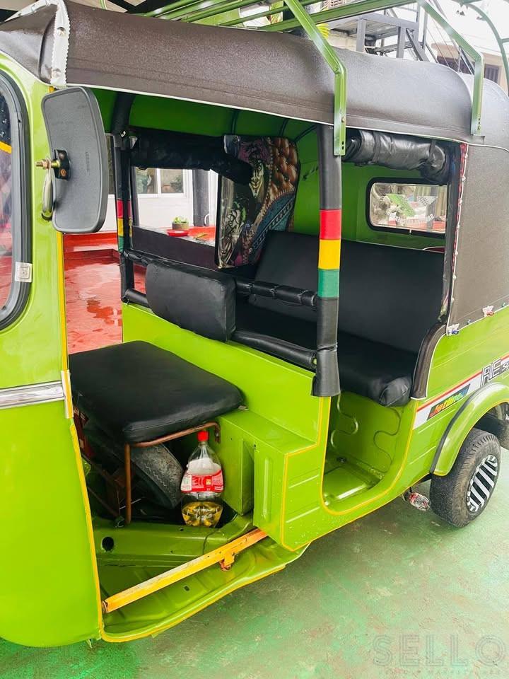 Bajaj RE 2005 - Photo 8