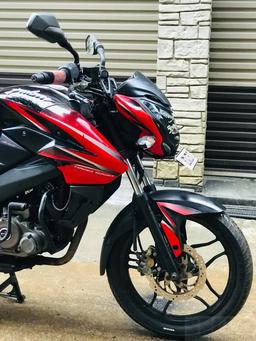 Bajaj Pulsar 2016 - Photo 5
