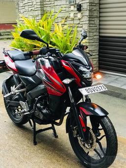 Bajaj Pulsar 2016 - Photo 11