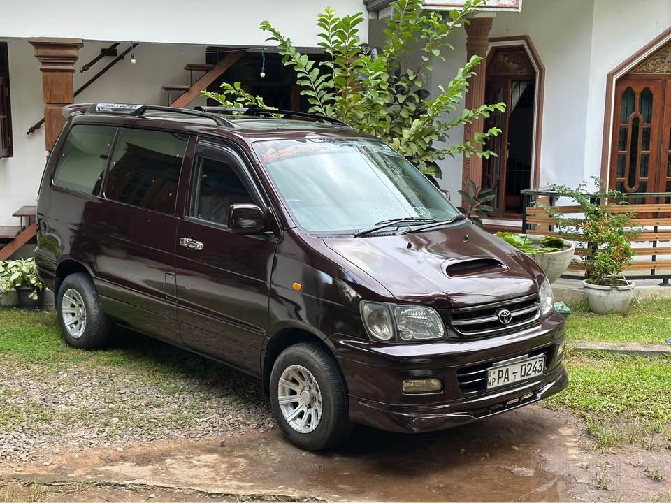 Toyota Noah 2000 - Photo 2