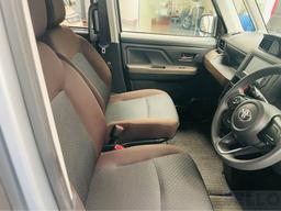 Toyota Roomy 2023 - Photo 2