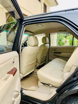 Toyota Fortuner 2011 - Photo 2