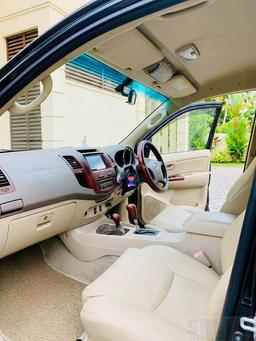 Toyota Fortuner 2011 - Photo 3
