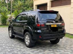 Toyota Fortuner 2011 - Photo 5