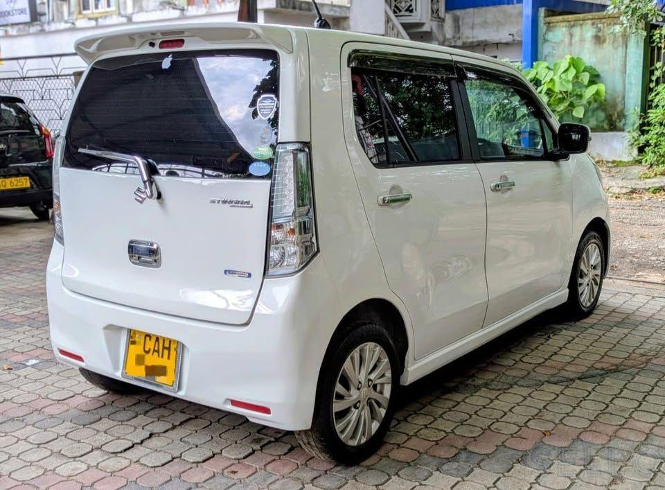Suzuki Wagon R 2014 - Photo 2