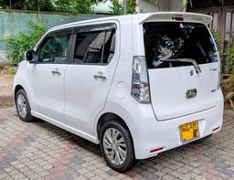 Suzuki Wagon R 2014 - Photo 3