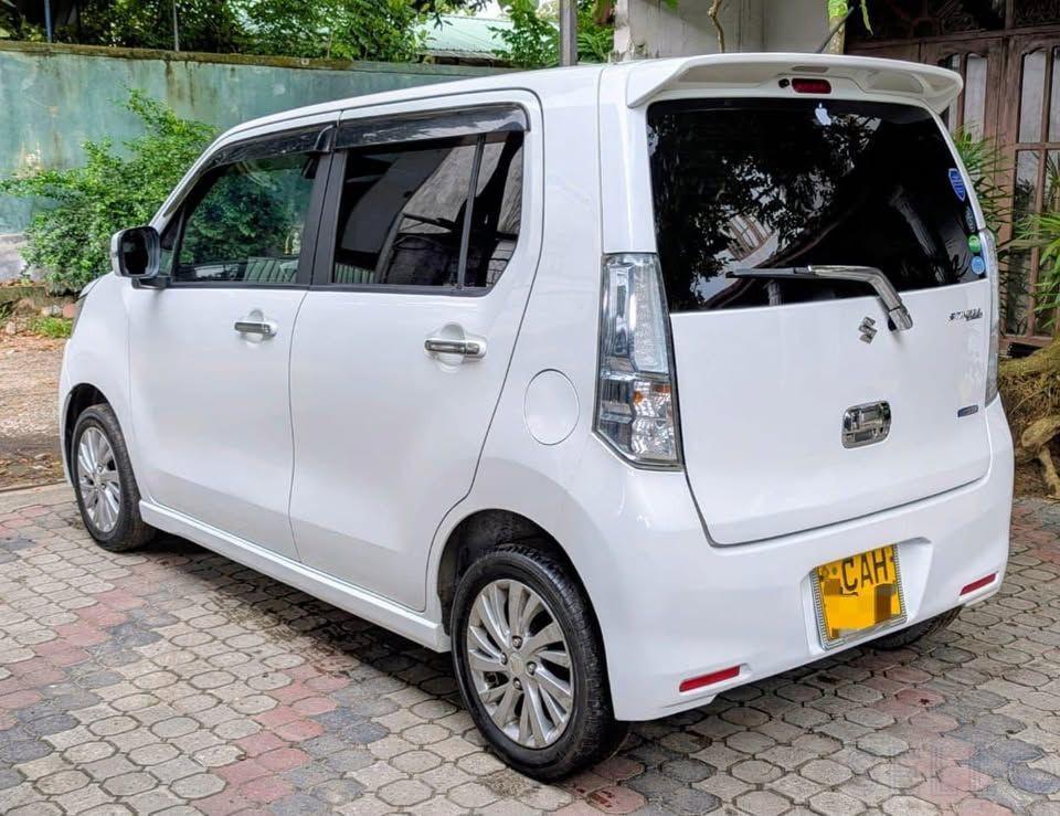Suzuki Wagon R 2014 - Photo 3