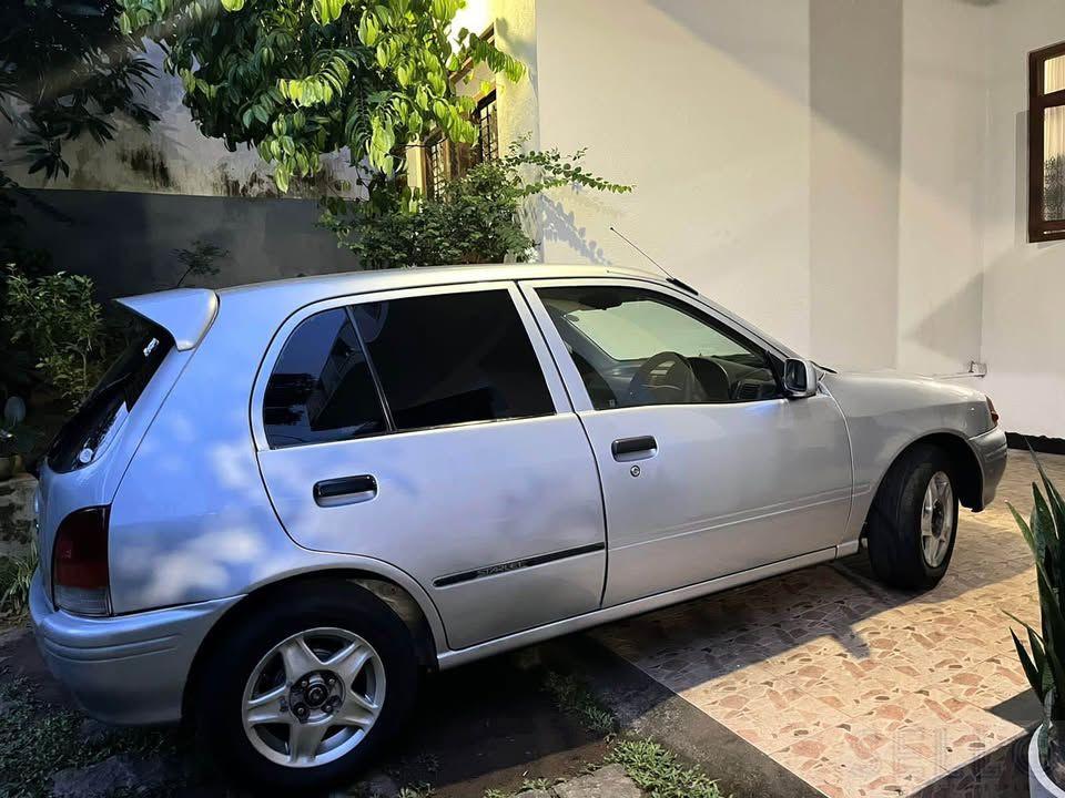 Toyota Starlet 1996 - Photo 2