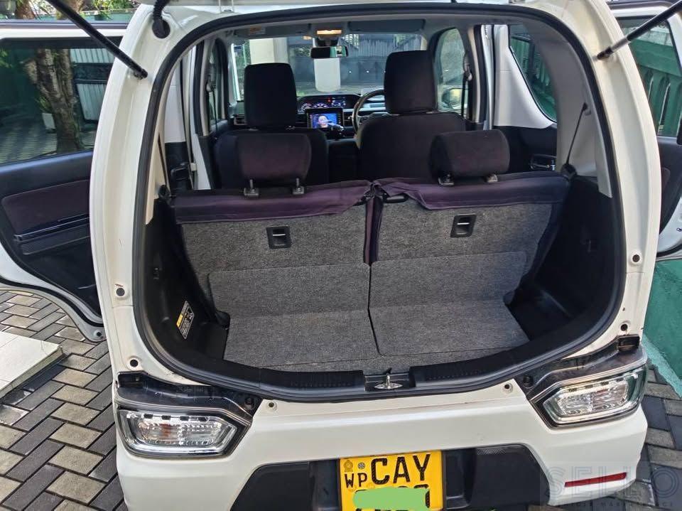 Suzuki Wagon R 2018 - Photo 4