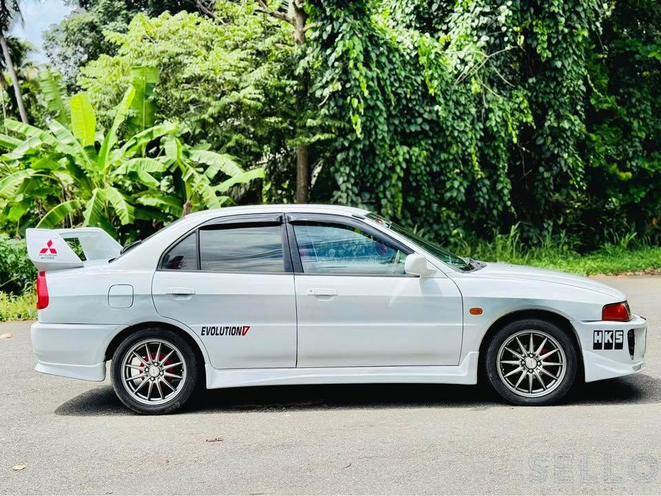 Mitsubishi Evolution 2001 - Photo 2