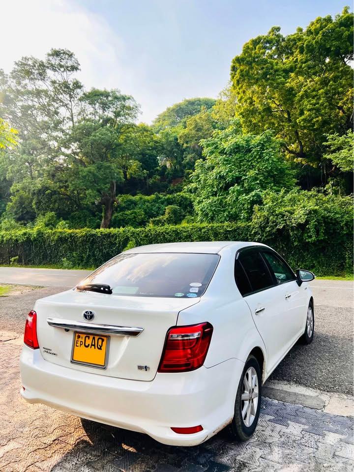 Toyota Corolla Axio 2016 - Photo 4